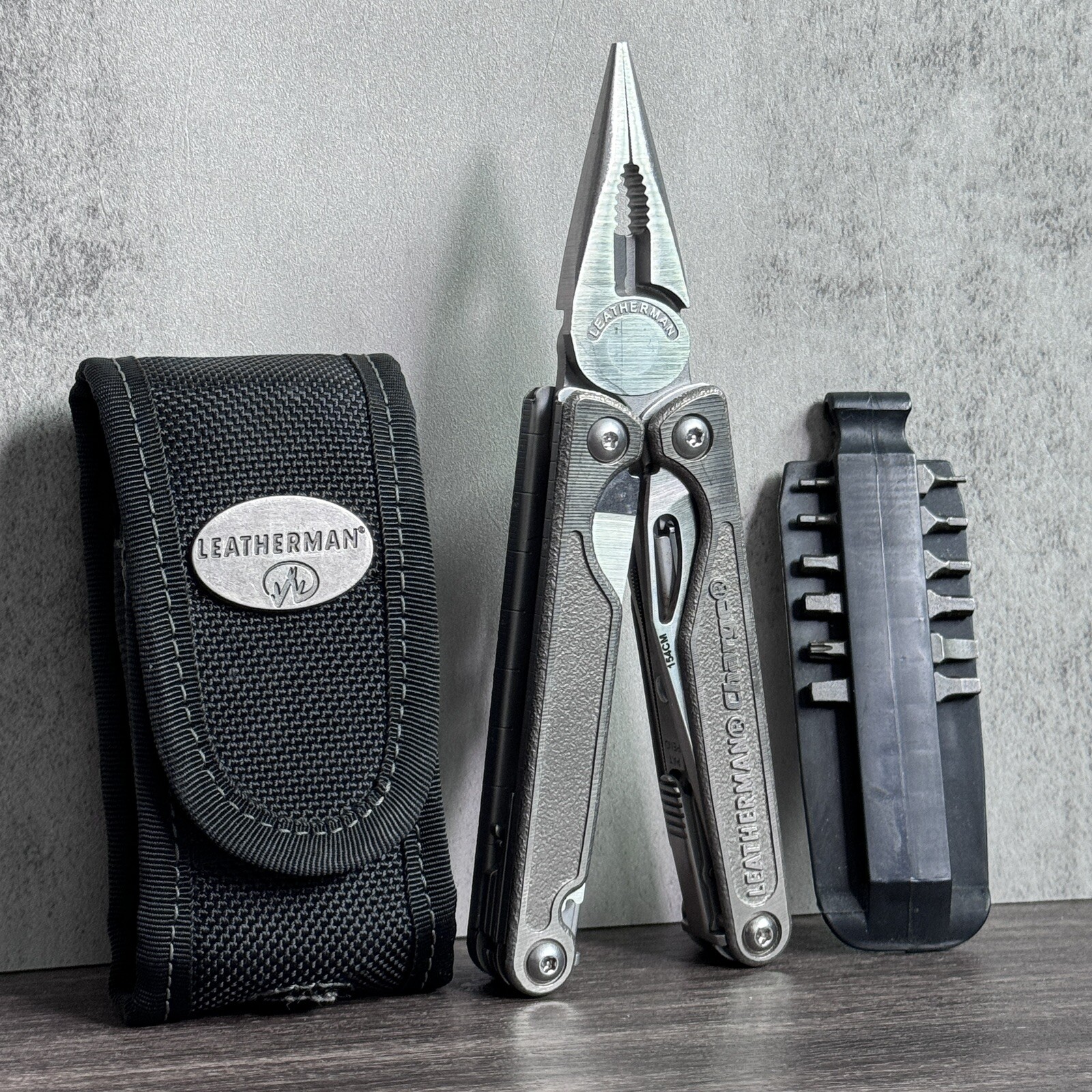 Leatherman Charge Ti Multitool early PAT PEND, early bits