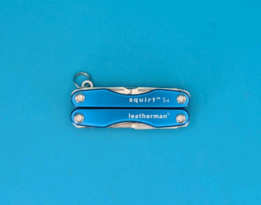 Leatherman Squirt S4 Multi-Tool, Key Ring, Retired, BLUE!
