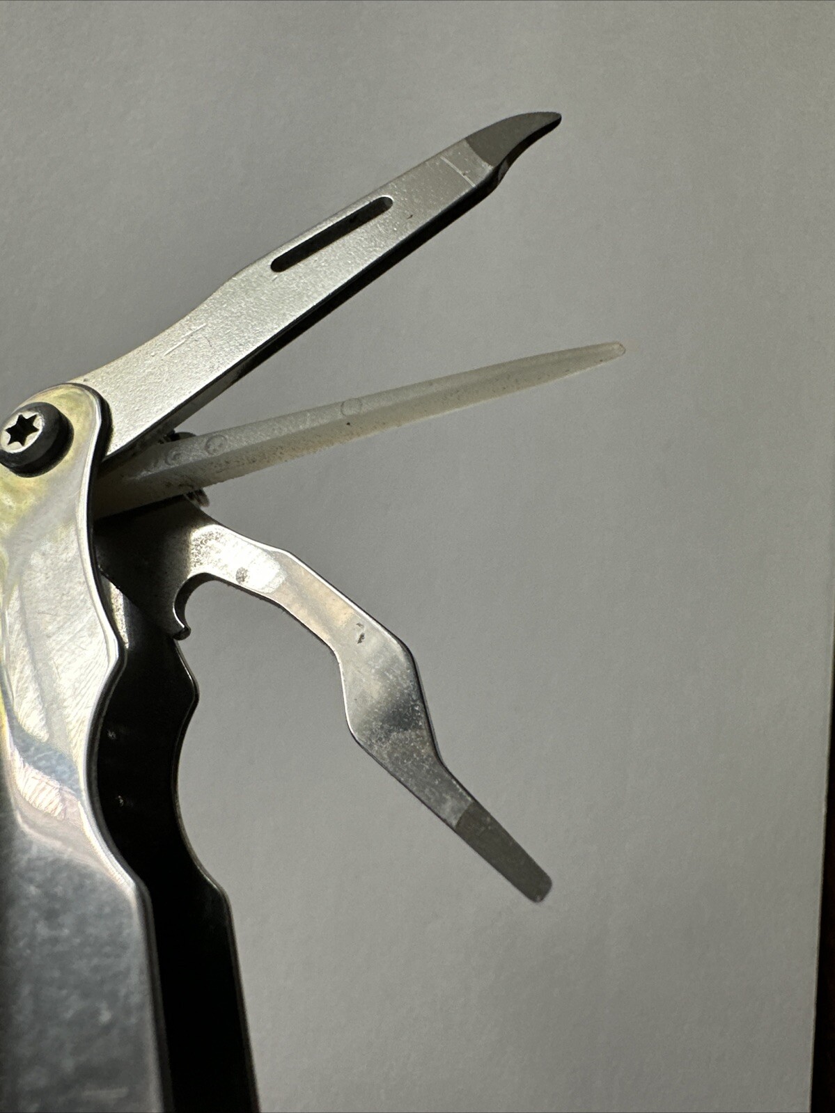 SOG Crosscut Multi Tool Scissors Knife File Tweezer Excellent Used Condition
