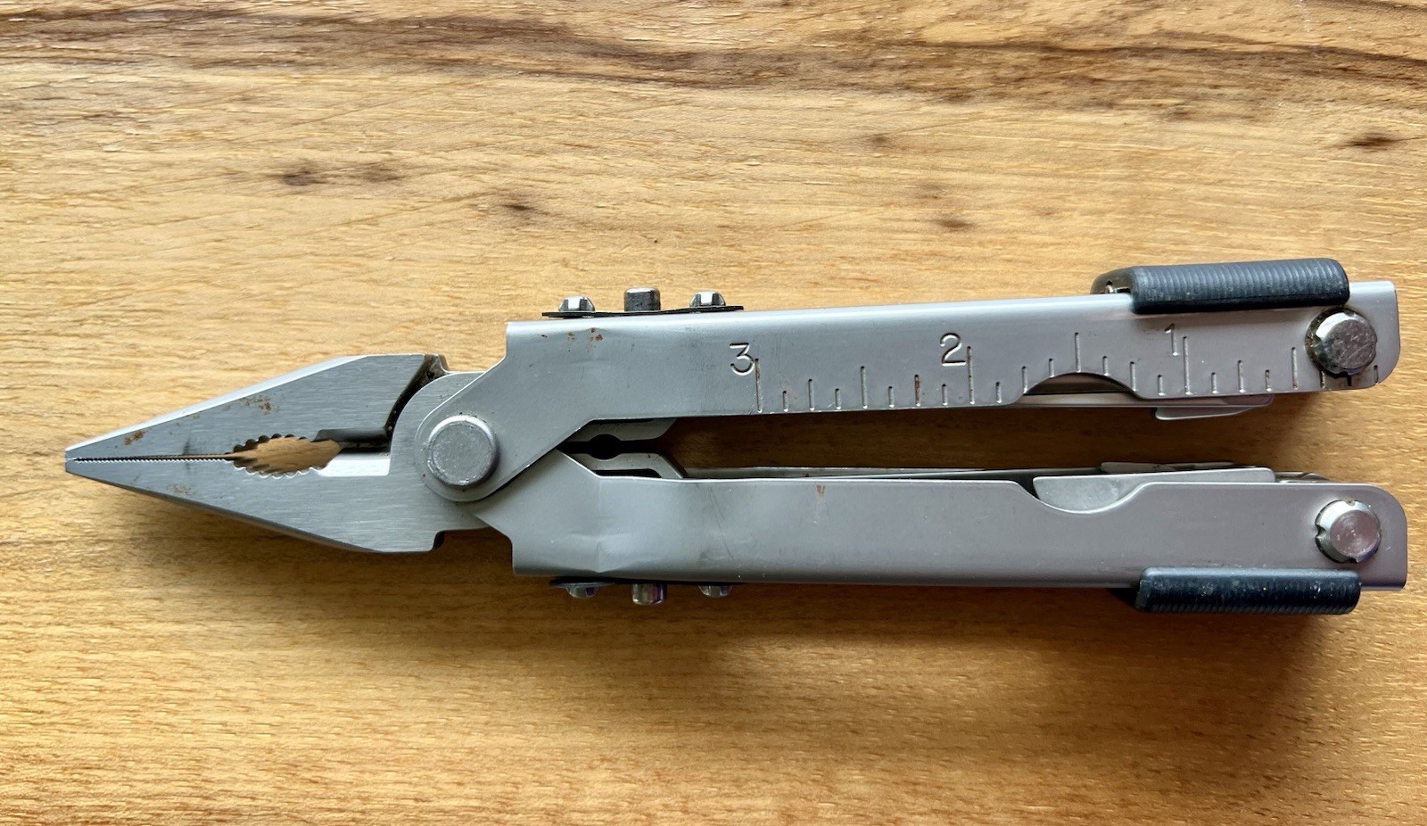 Gerber Multi-Plier Multi-Tool, MP-600, Stainless; Pre-owned. See Photos.