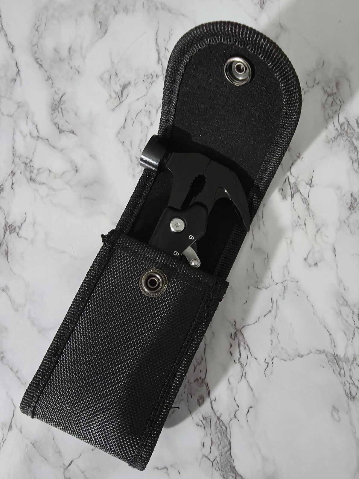 QuntionSt 12-in-1 Multitool with Hammer – Compact and Versatile Tool