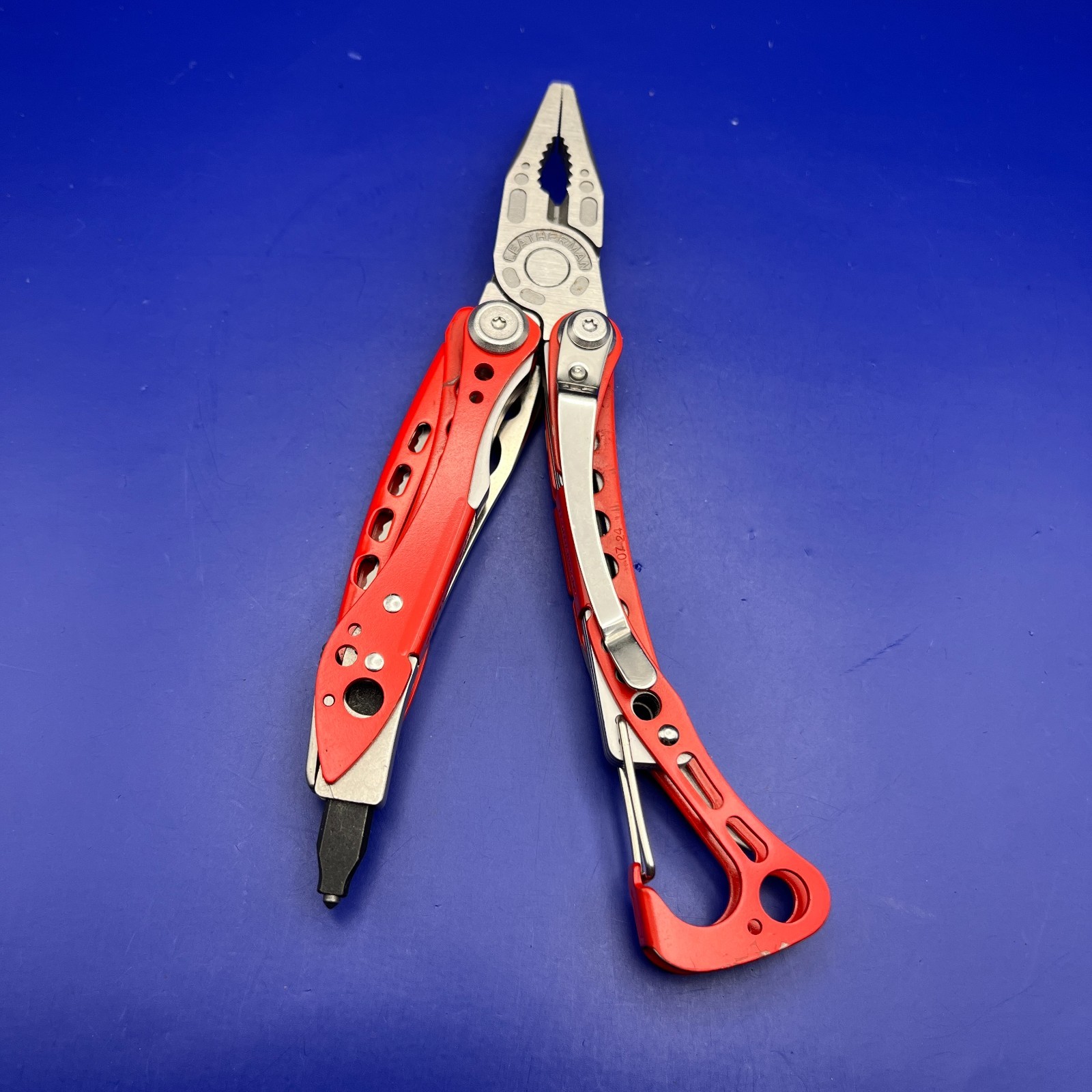 Leatherman Skeletool RX Multi-Tool 154CM Serrated, Rescue Glass Breaker Bit