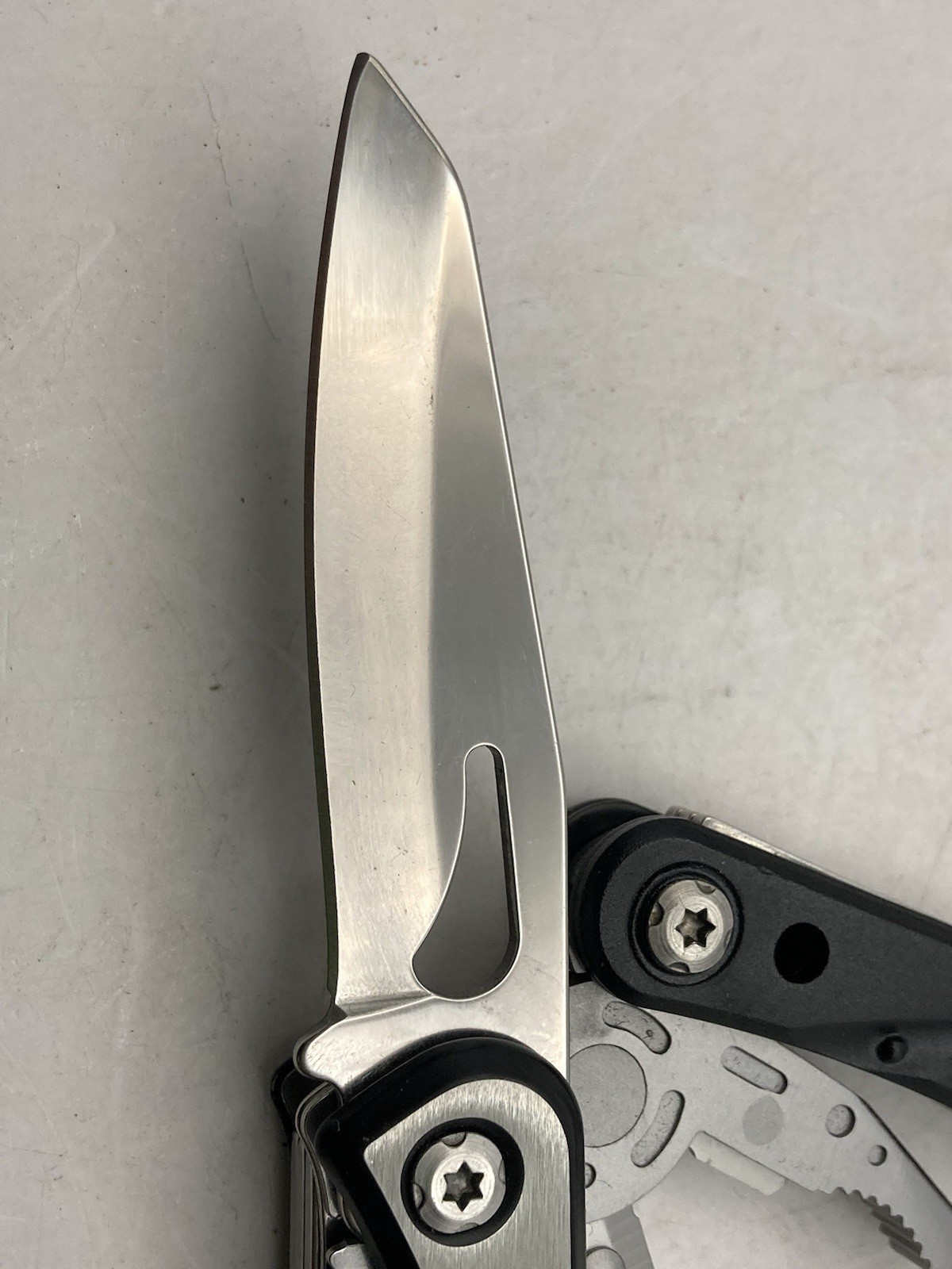 Multi Tool Knife In Nylon Case With Belt Loop. Prairie Valley