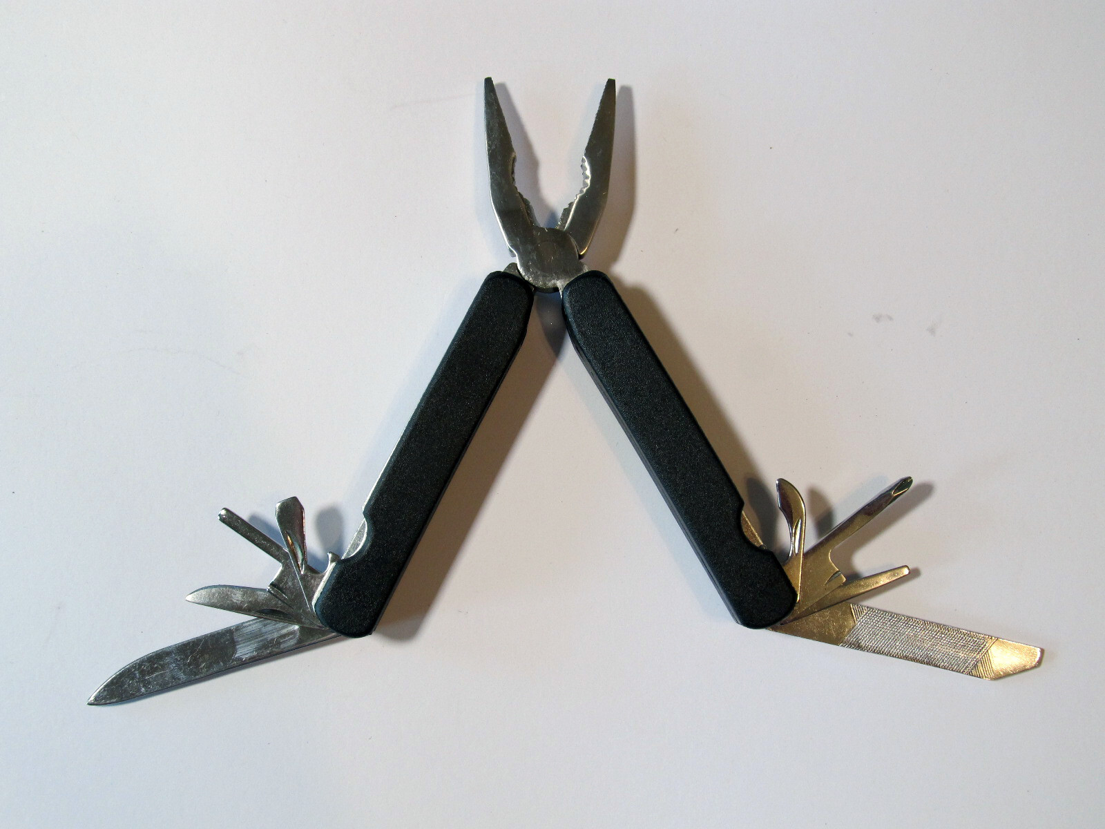 Pre-owned Never Used Hand Multi-Tool with Case Belt Loop