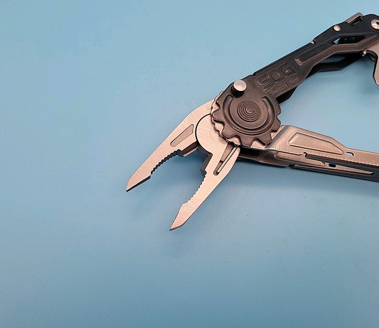 SOG Switchplier 2.0 Multi-Tool – 12-in-1 Multi-Tool w/ One-Hand Plier Deploy
