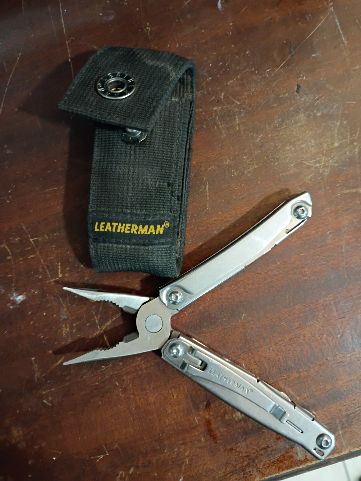 Leatherman Bolster Multi-Tool w/Nylon Sheath Open Box SEE PICS! #2a+