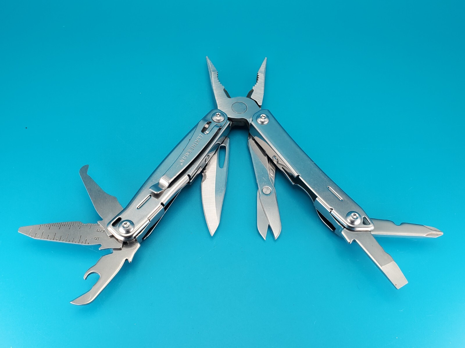 LEATHERMAN WINGMAN MULTI-TOOL! FAST SHIPPING!