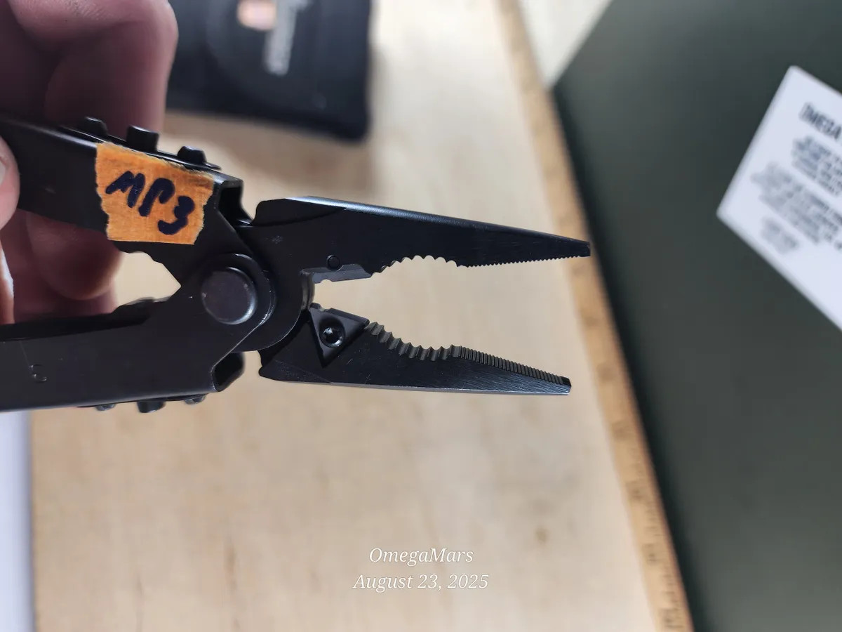 Gerber MP 600 Looks/feels brand new, w/sheath. #MP3 (MSRP 105)