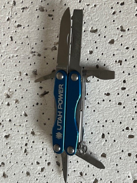 Leatherman SQUIRT P4 Blue Discontinued Multi-Tool Pilers keychain—