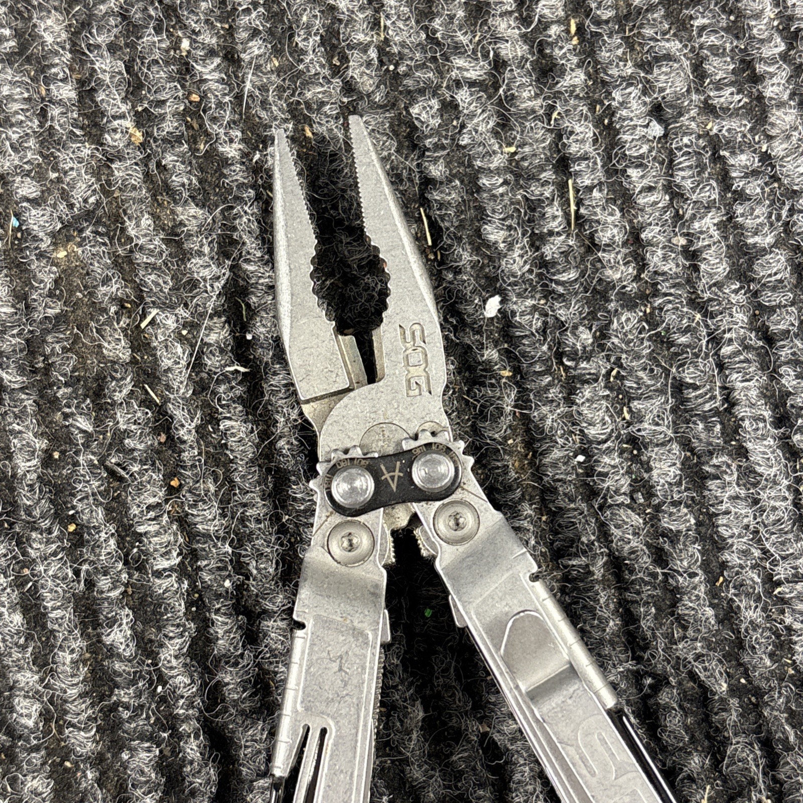 SOG POWER PINT MULTI TOOL PLIERS KNIFE SMALL (406)