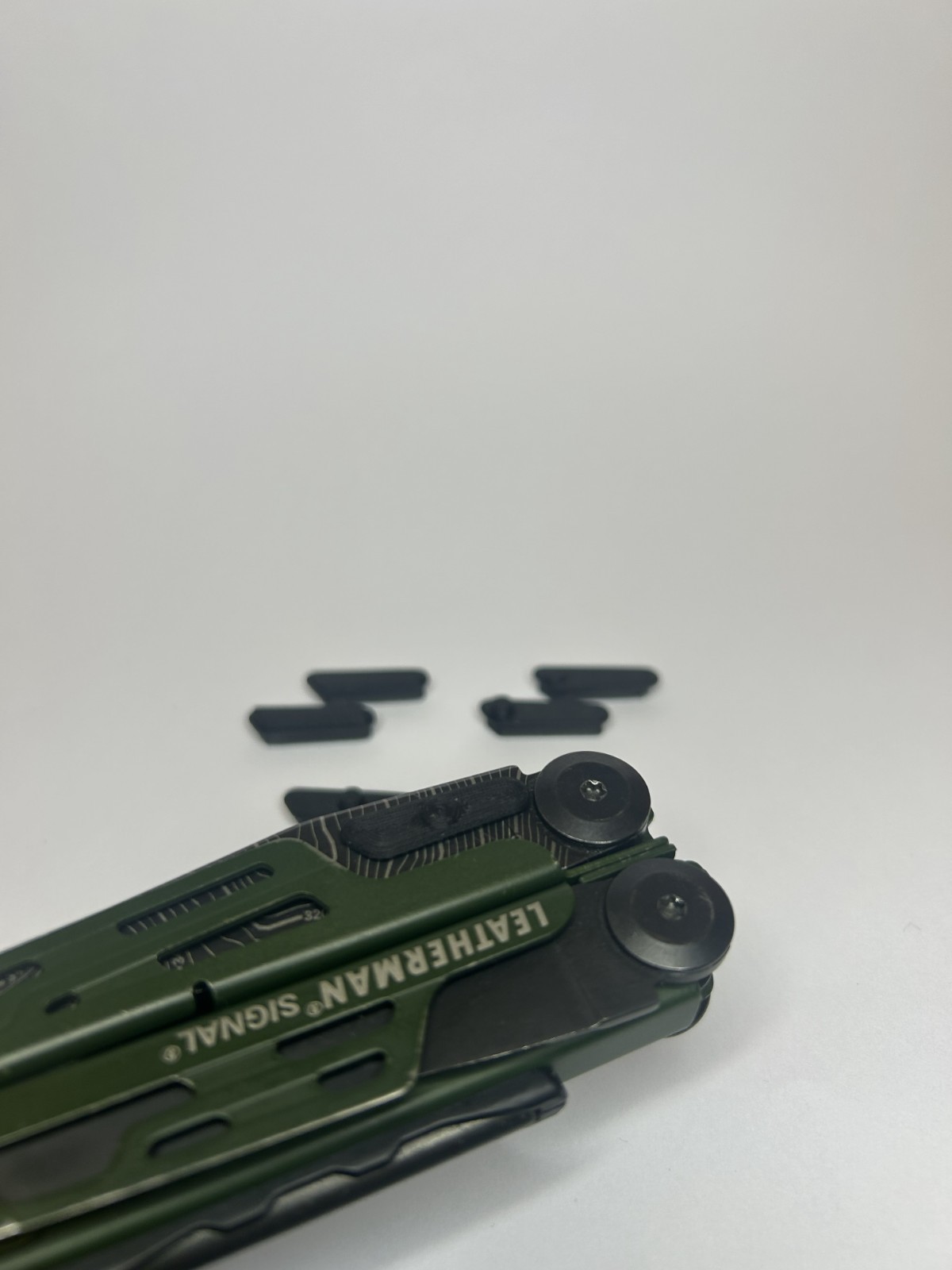 Leatherman Signal Upgrade Accessory – Thumb Studs (Block & Pin Styles, Raised +