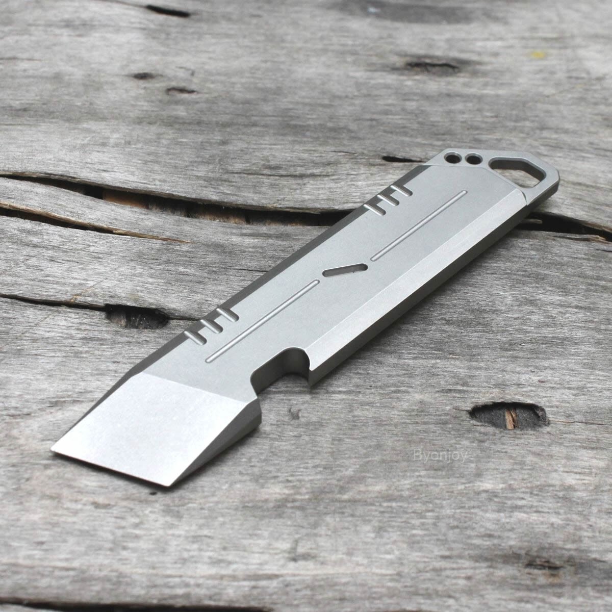 Titanium Crowbar Pry Bar Pocket EDC Pocket Tool Bottle Opener Pendant Open Box