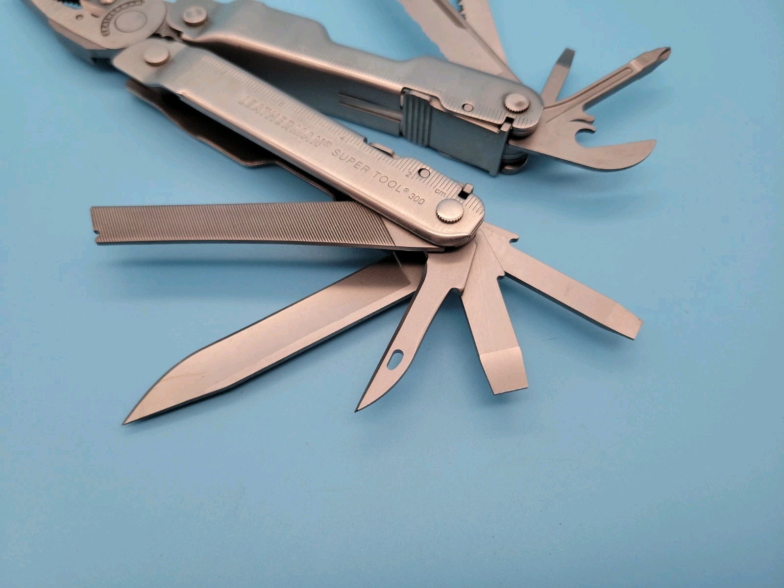 Leatherman Super Tool 300 Multi-Tool Dated 2014 – Pliers, Knife, Screwdrivers