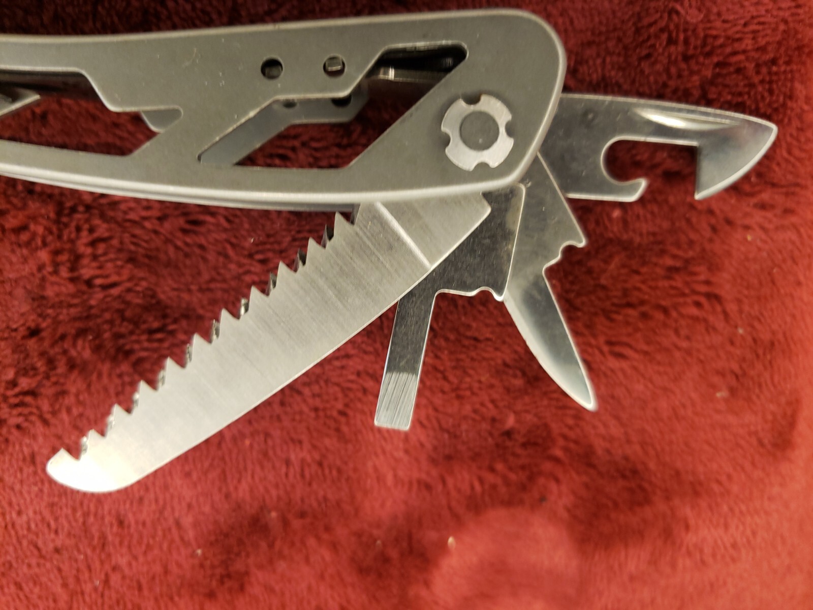🔪🔪 Stanley 12-In-1 Multi-Tool Knife 12 Tools, Nylon Sheath 84519K
