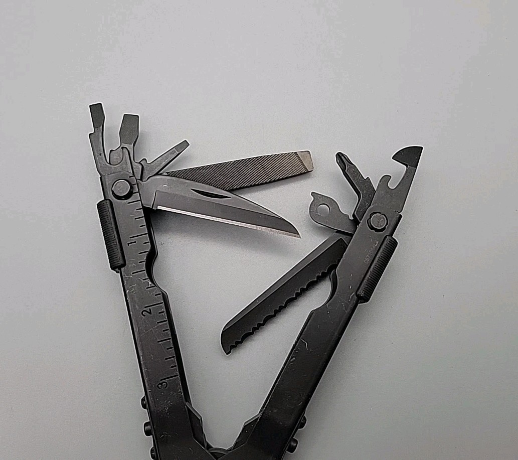 Gerber Multiplier MP600 Multi-Tool – Black – Needle Nose Carbide Cutter Pliers