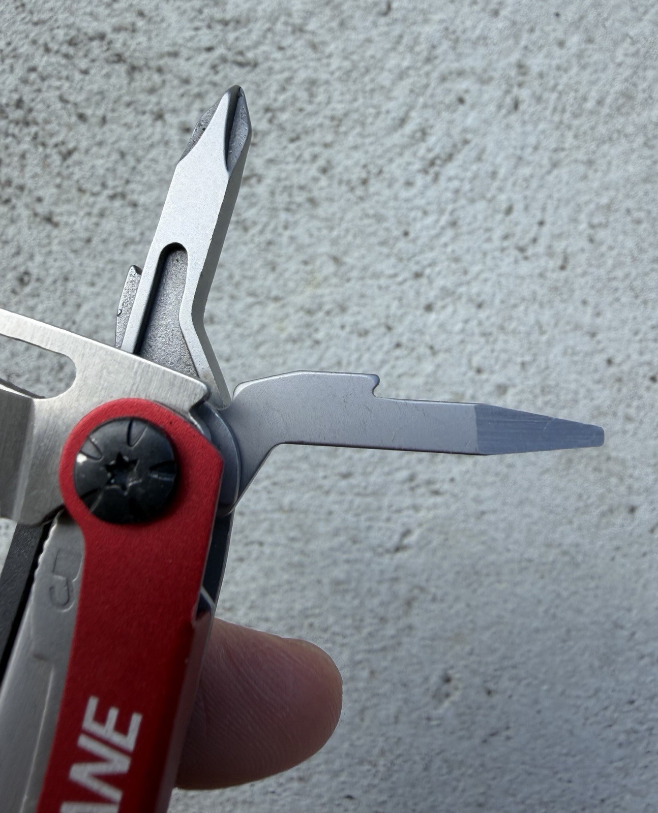 GERBER OCTANE RED/SILVER MULTI-PLIER MULTI TOOL IN SHEATH DISCONTINUED, RARE EXC