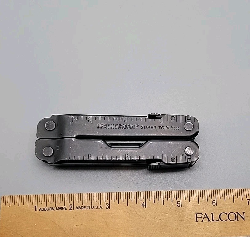 Leatherman Super Tool 300 Multi-Tool – Dated 0716 – LOGO Lee, Ryan / Stay Sharp