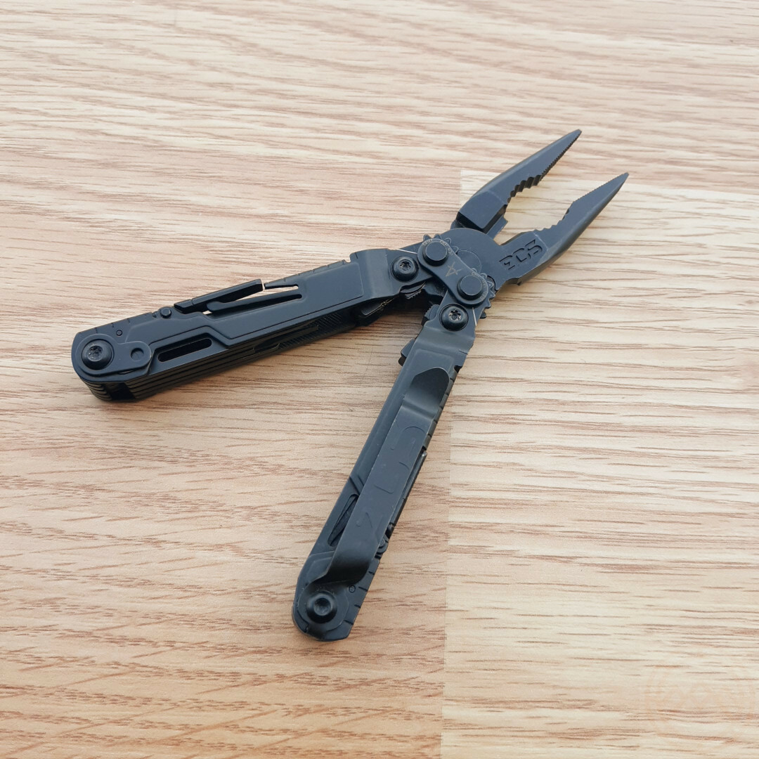 SOG Powerpint Multi Tool Pliers Wire Cutter Scissors Rulers Phillips Screwdriver