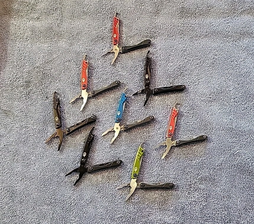 Gerber Dime Mini Keychain Multi-Tool – LOT OF 8 – Knife – Pliers – Scissors
