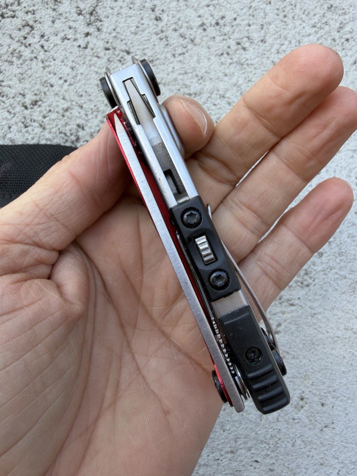 GERBER OCTANE RED/SILVER MULTI-PLIER MULTI TOOL IN SHEATH DISCONTINUED, RARE
