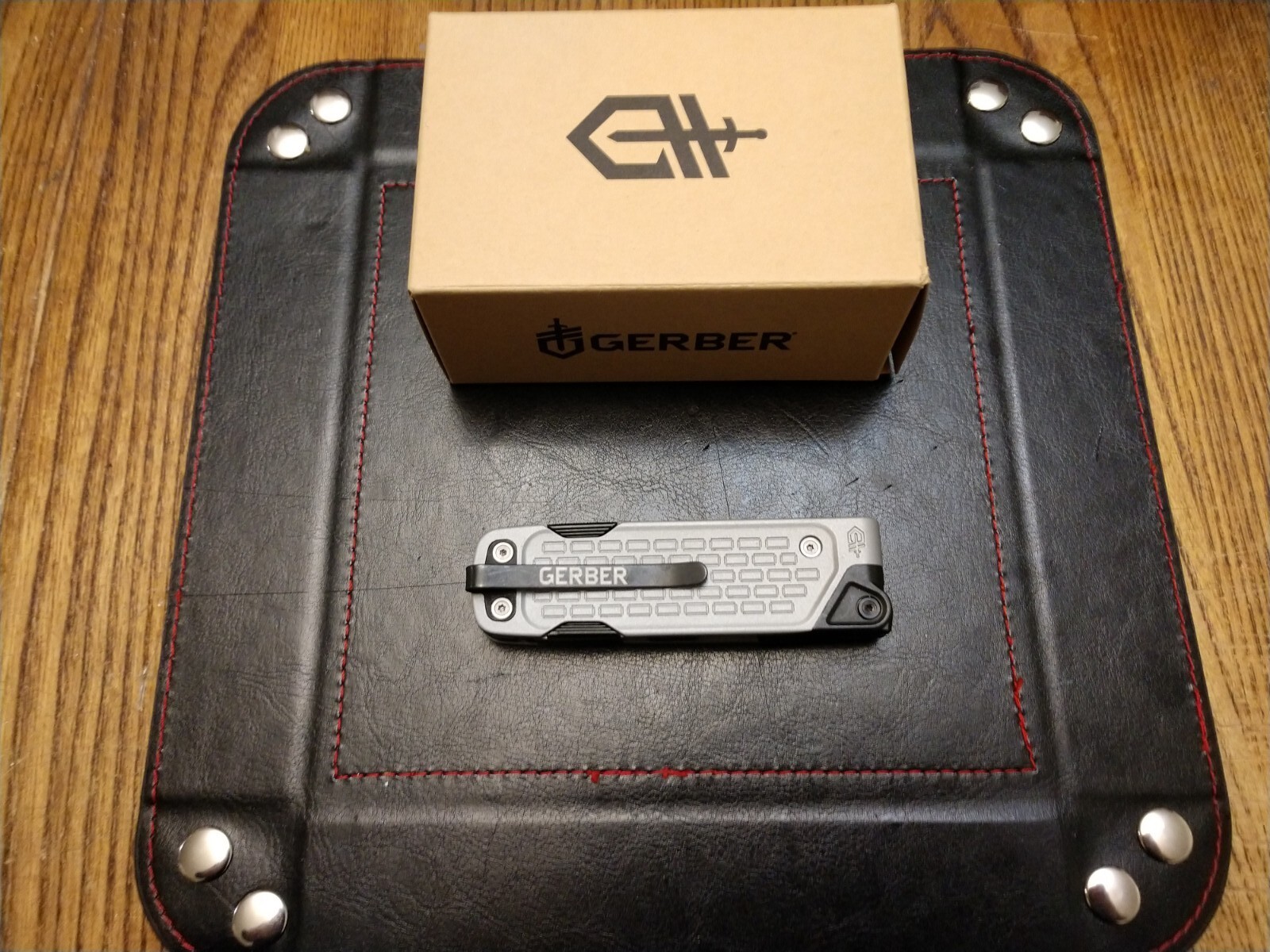Gerber Lockdown Driver Multitool 8 Tools N 1 3.8″ Closed 4.5 OZ Aluminun Handle