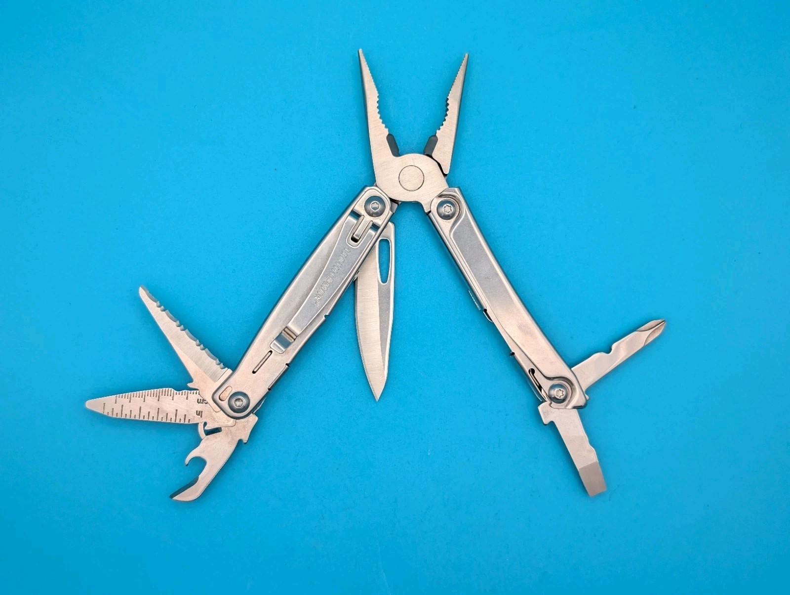 Leatherman Bolster 13 Tool Stainless Steel Multi-Tool!