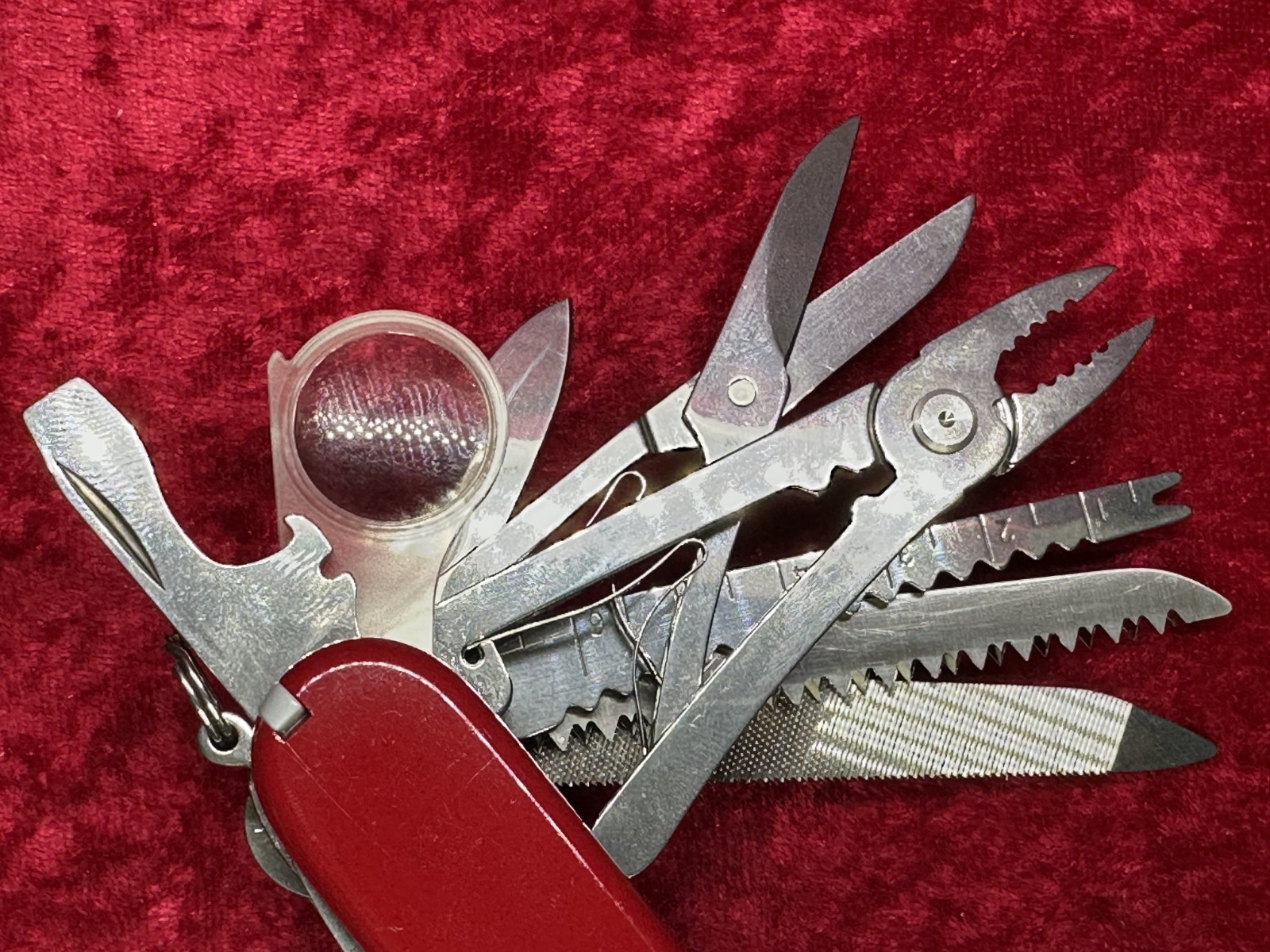 Victorinox SwissChamp Red Swiss Army Knife 91mm 33 Function 22 Tool 8 Layer($55)
