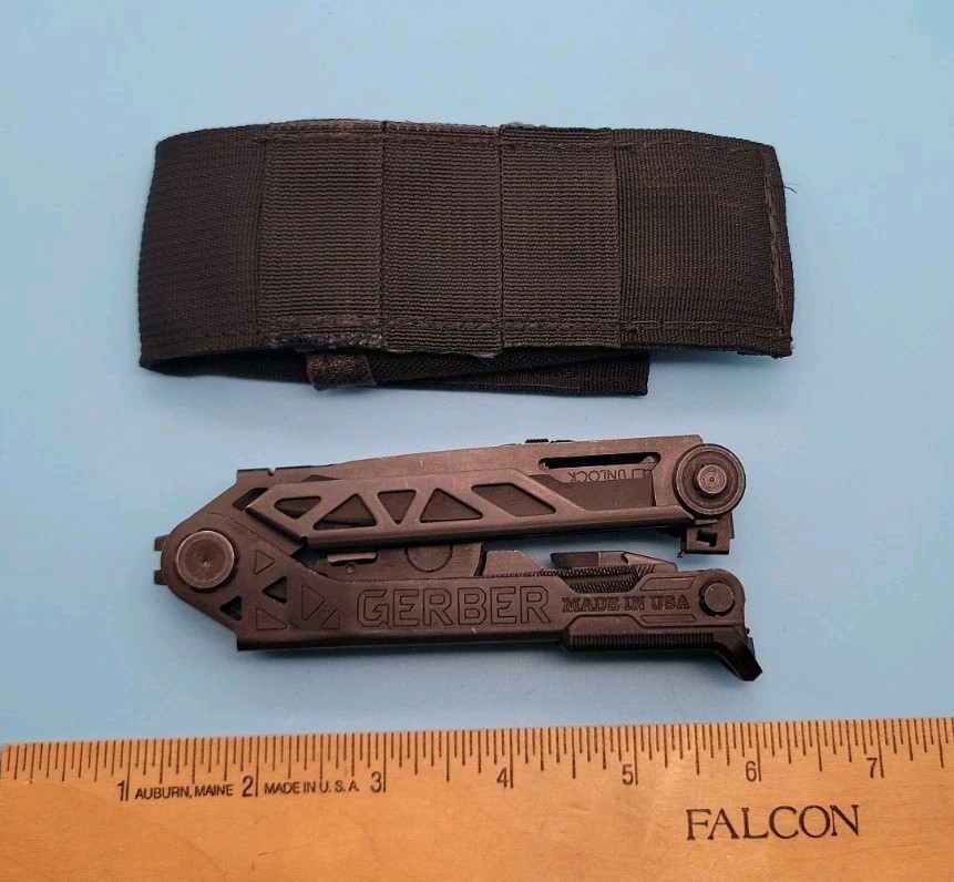 Gerber Center Drive Multi-Tool w/Sheath – Black – Pliers, Knife – USA