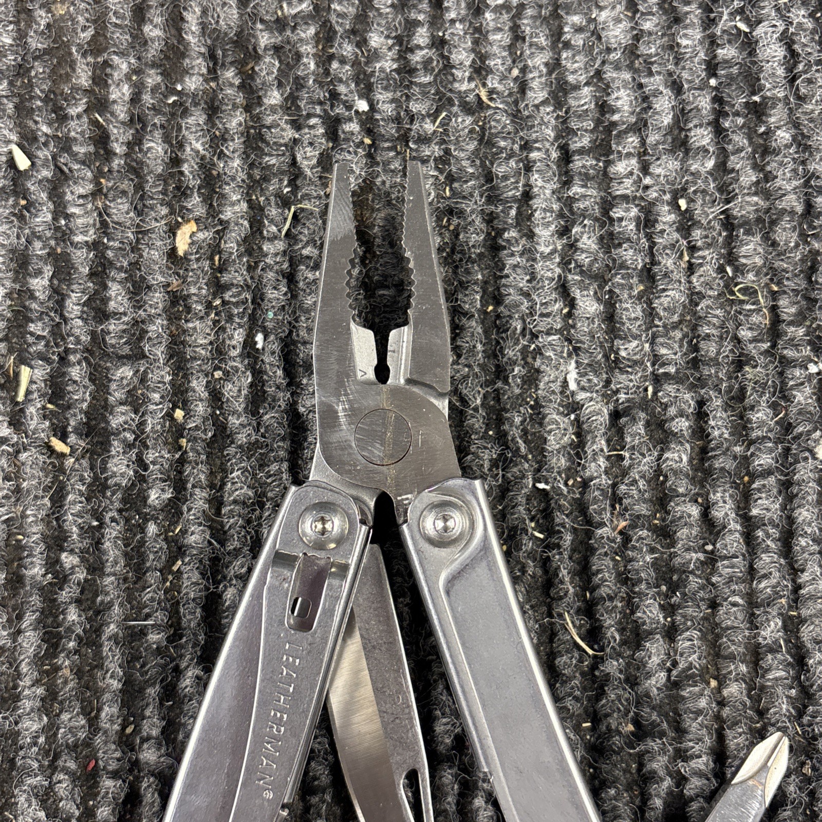 Leatherman Rev 3.8″ Multi-Tool, Stainless! USED (042)
