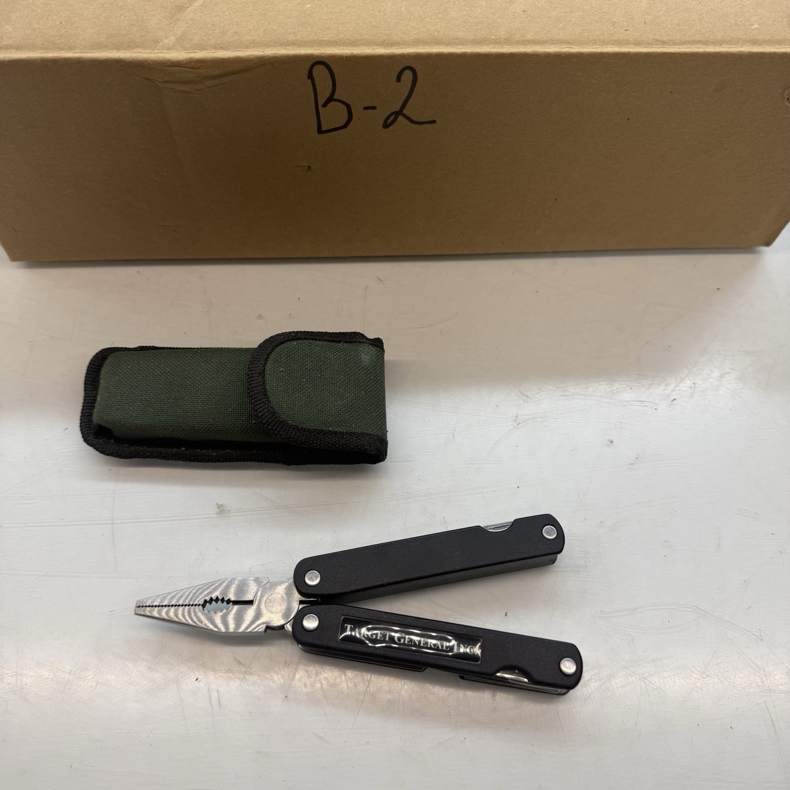 9 Tool Handheld Multi Tool * Unbranded * Pliers Knife Ruler Screwdriver
