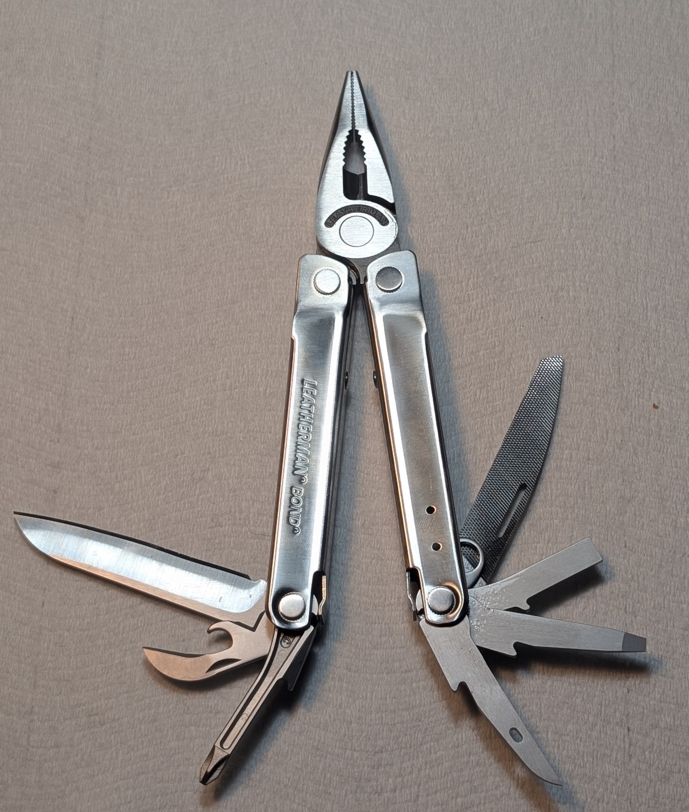 Leatherman 832934 Bond Multi-Tools With Sheath