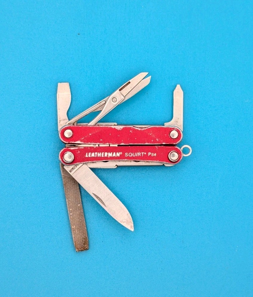 Leatherman SQUIRT PS4 Multi-Tool With Pliers Scissors Knife RED!