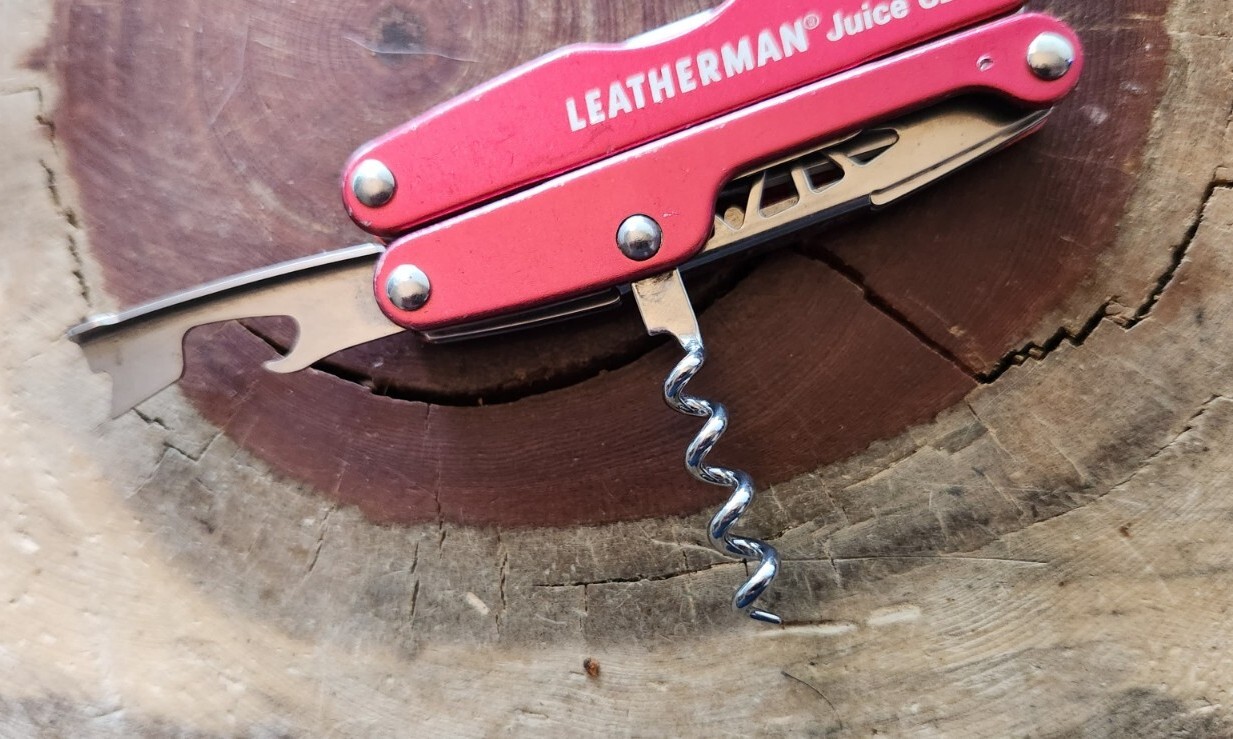leatherman juice C2 Multi Tool Inferno Red Retired Vintage Preowned Made – W87