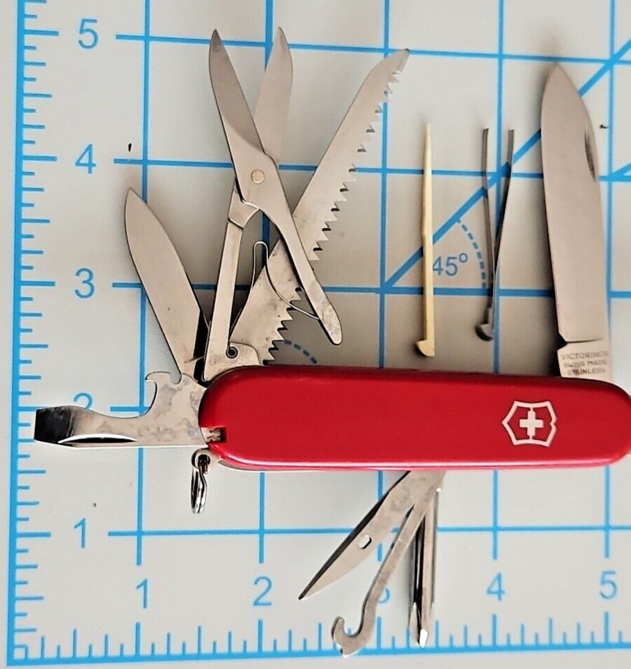 Victorinox Fieldmaster SwissArmyKnife – Red