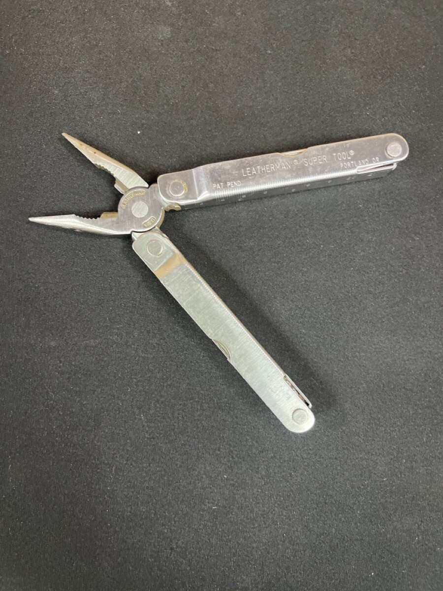 LEATHERMAN THE ORIGINAL SUPERTOOL MULTI-TOOL (A1D011623)