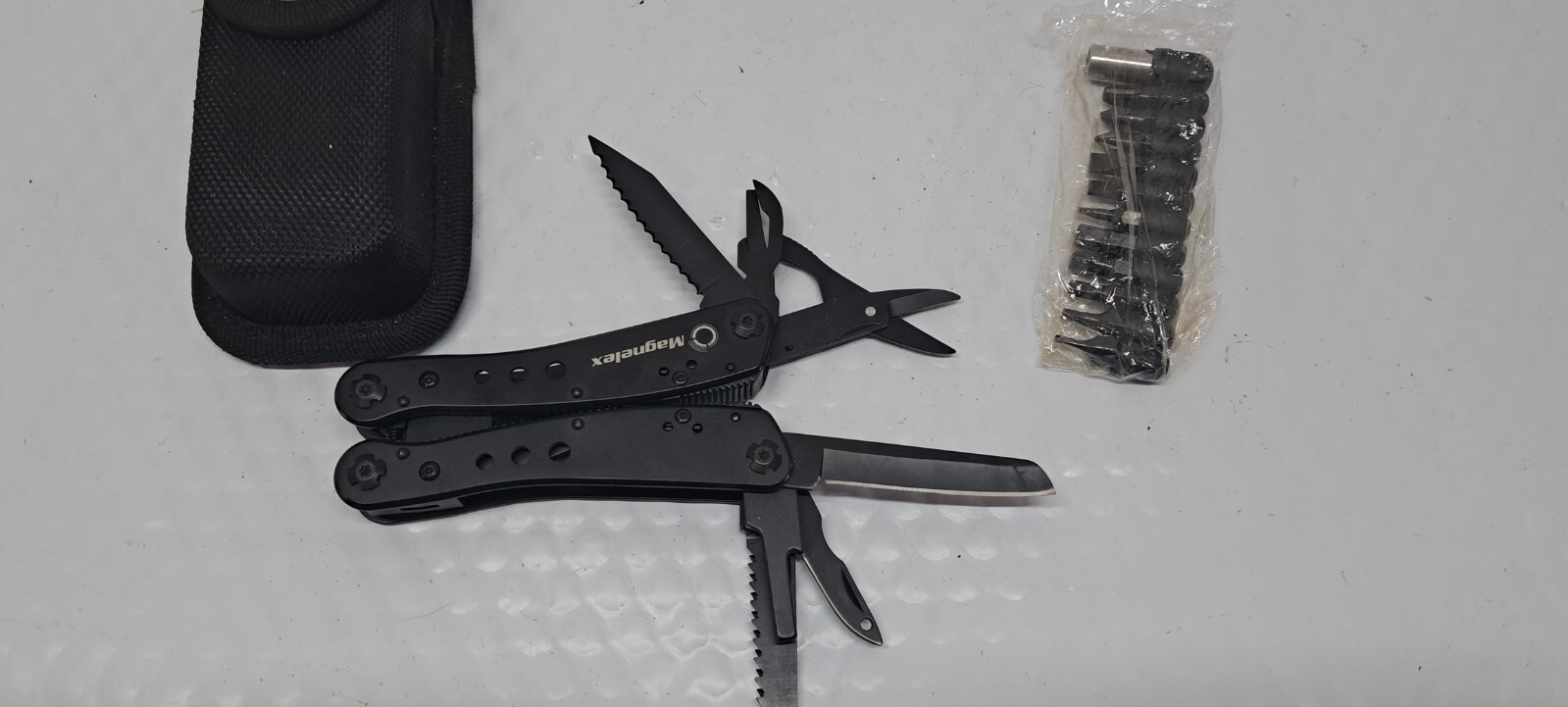 Magnelex MG-MT01 multi-tool pliers with 11 integrated components + 11 extra bit