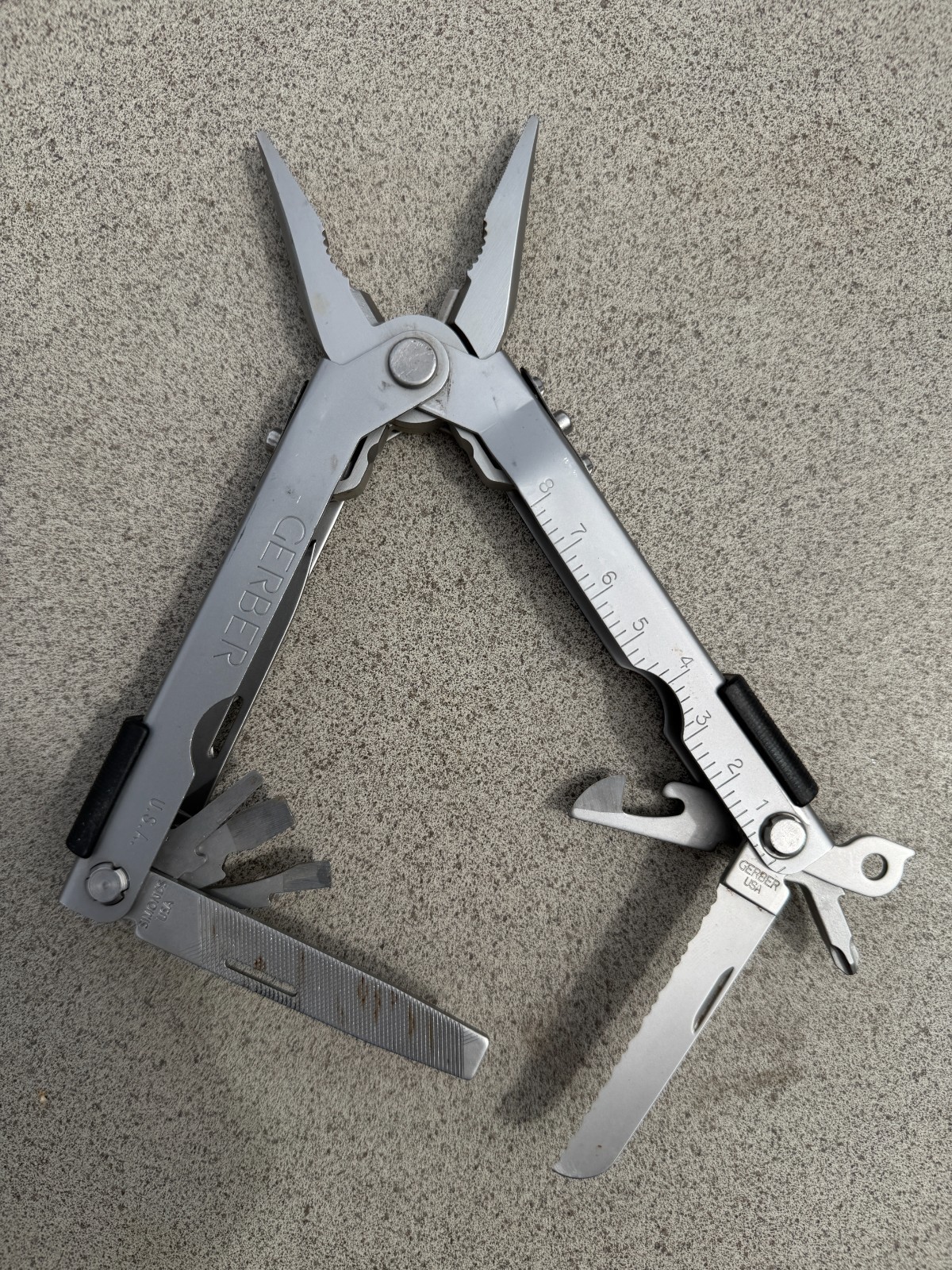 Gerber MP600 Multi Tool – 14 tools, One-hand-open jaws, US Made, Used, No Sheath
