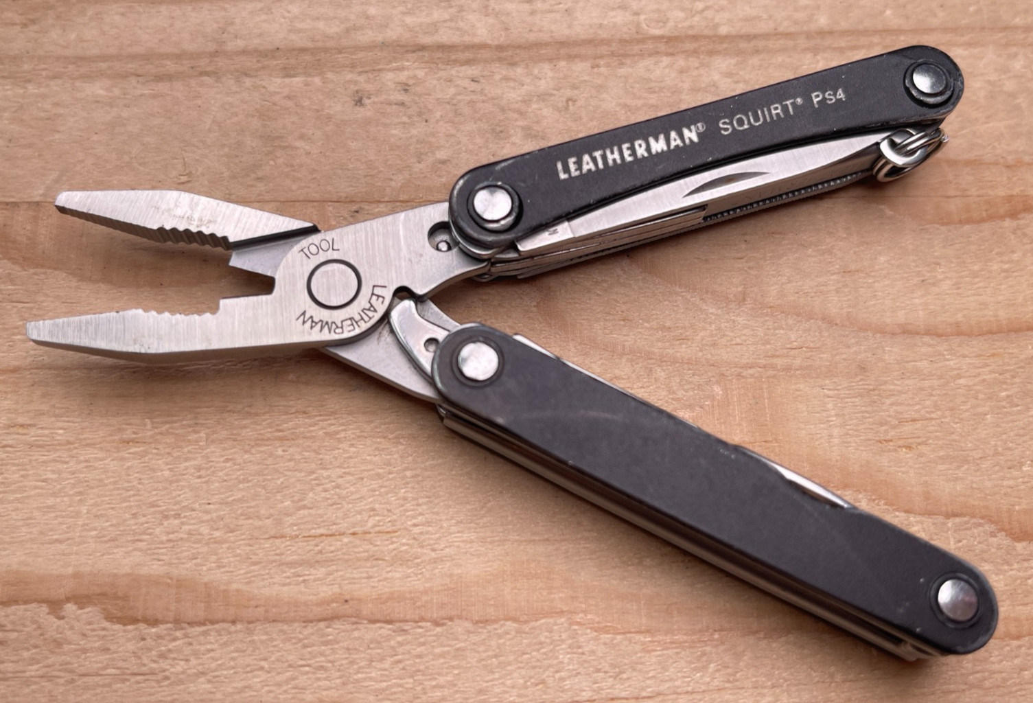 Leatherman Squirt PS4 Black Multi-tool Knife – Broken Scissors Spring – Retired
