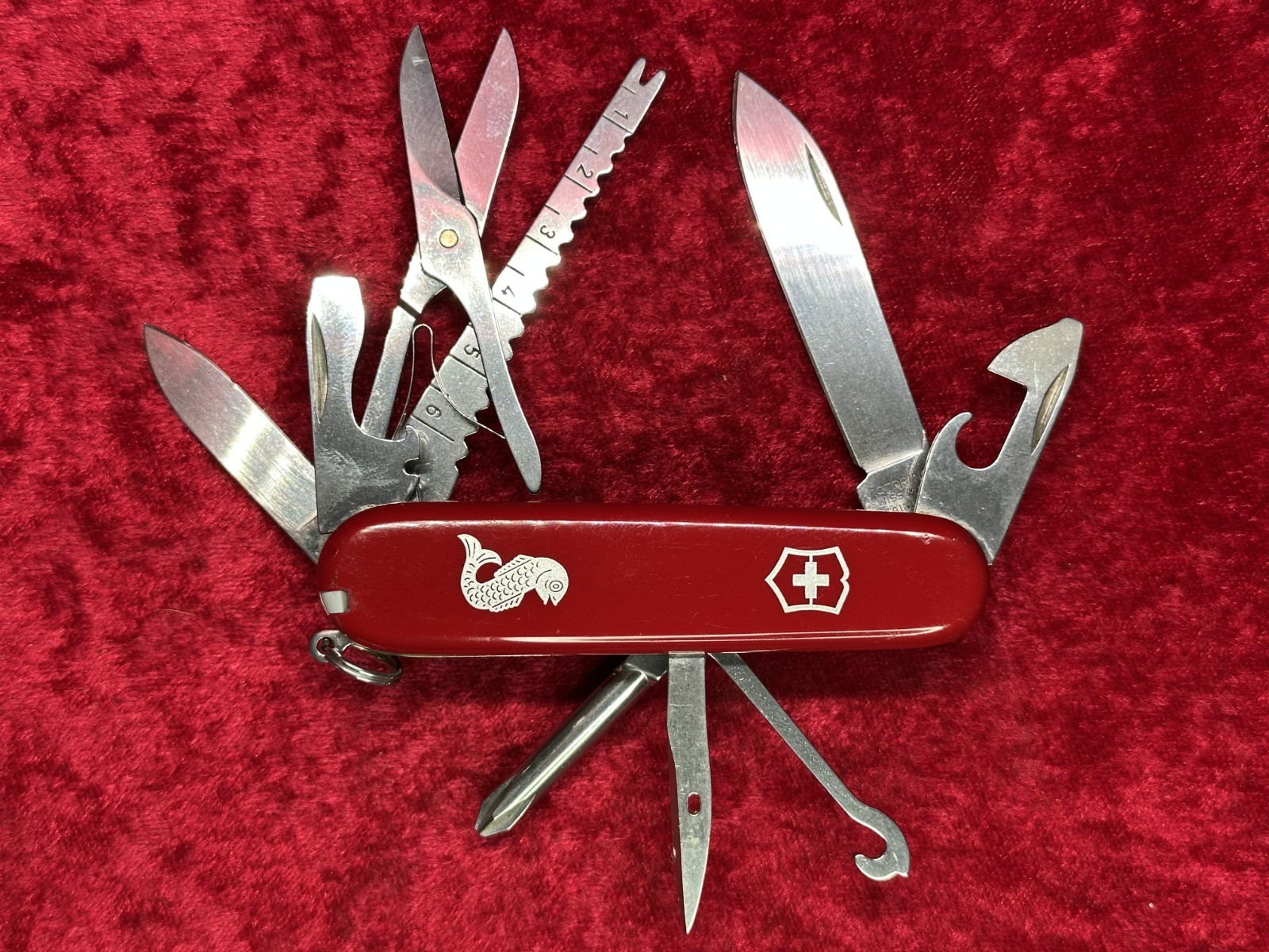 Victorinox Fisherman Swiss Army Knife 12 Tool No Sheath Random Pick Used (431)