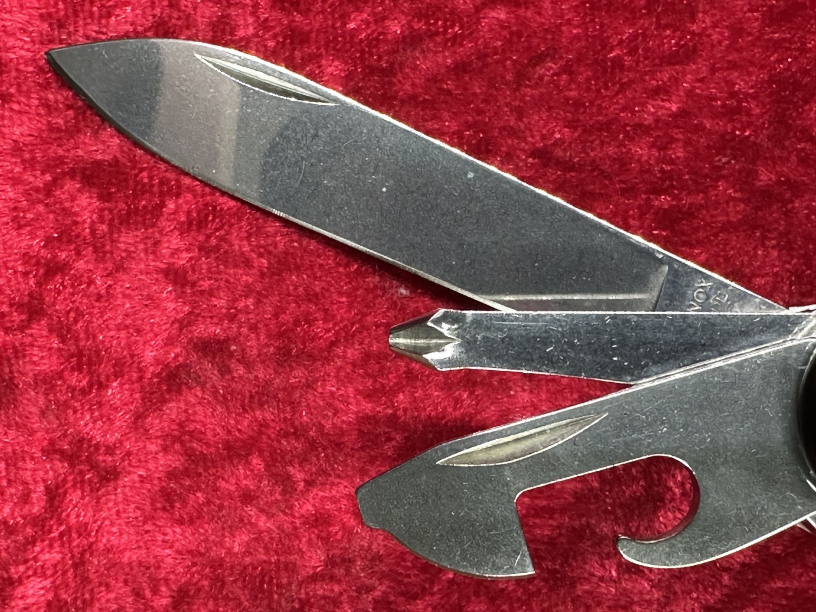 Victorinox SwissChamp Green Camo Swiss Army Knife 91mm 21 Tool 8 Layer (675)