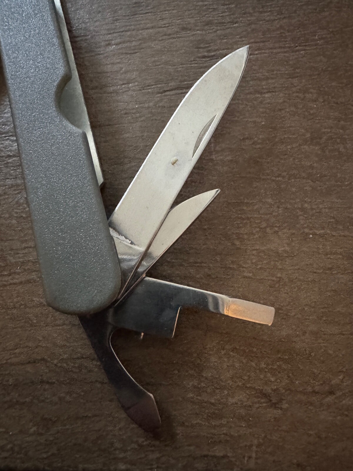 Bell Brand – Mat Gray 4” Steel Multi Tool with Pliers, Knife, Sm Screwdrivers