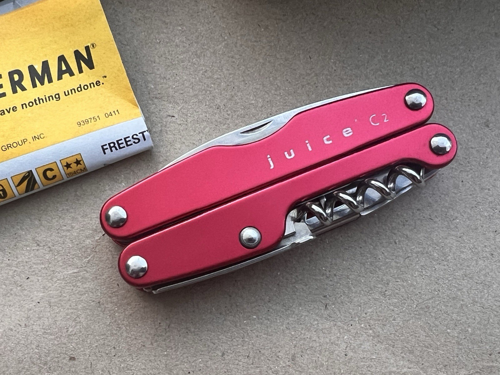 Leatherman Juice C2 – Inferno Red – New Old Stock – Collectibles, Retired.