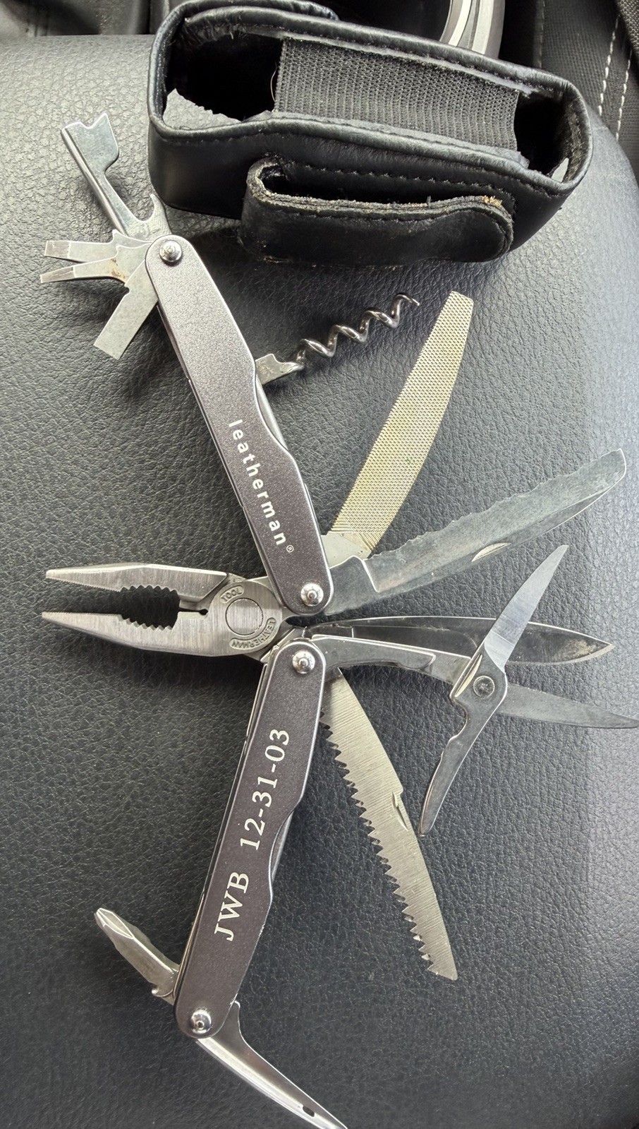 1 Leatherman XE6 JUICE Multi Tool RARE with Carey case pouch