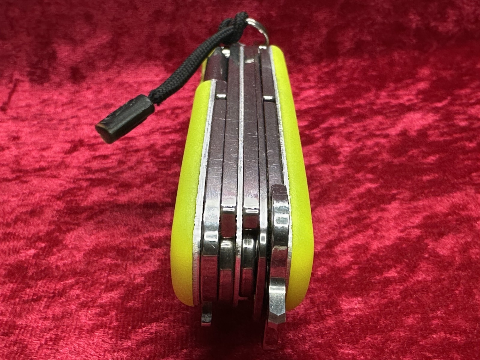 Victorinox RescueTool StayGlow Handle Large Swiss Army Knife 111mm 11 Tool (642)