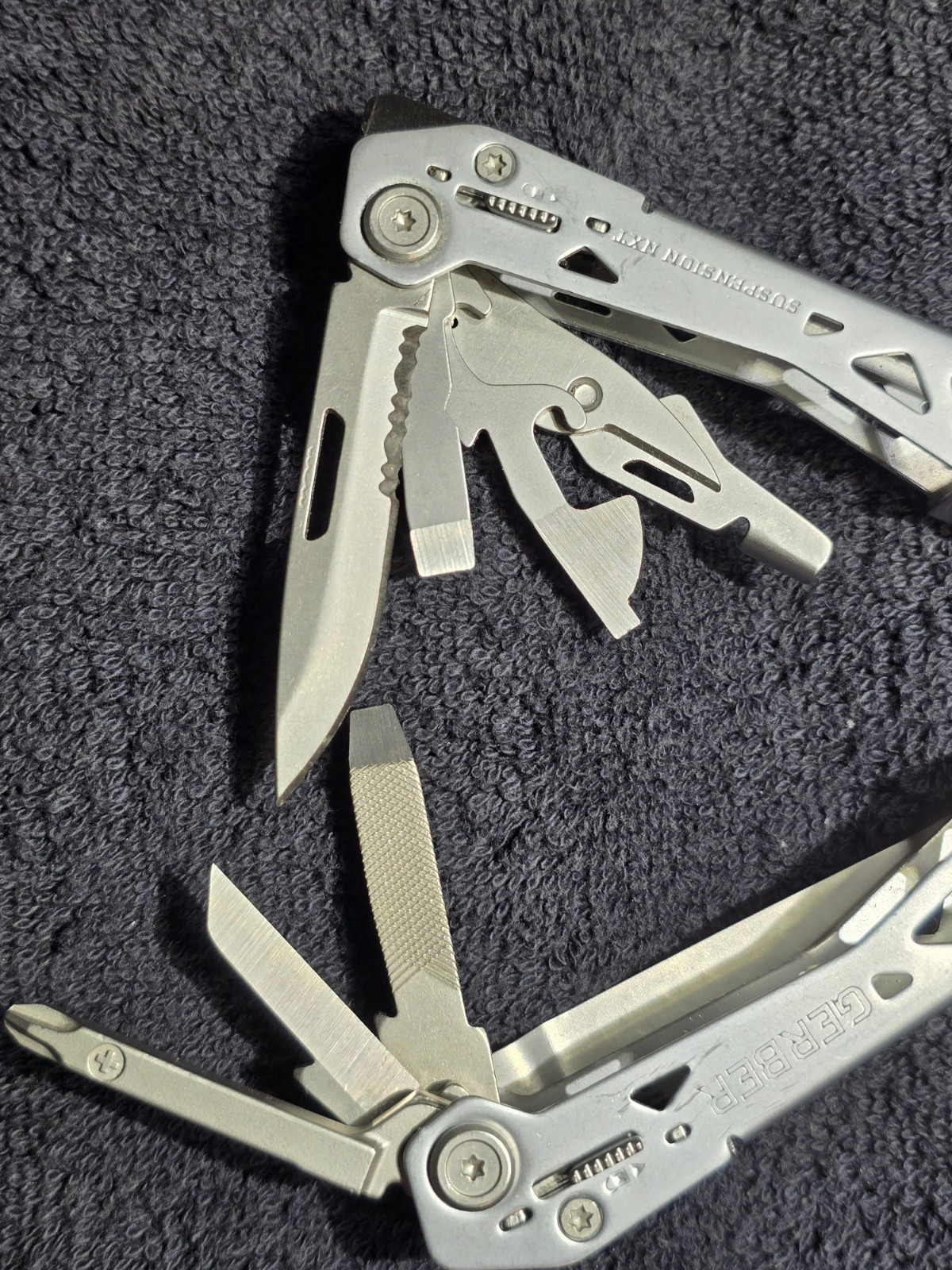 **Free Shipping!** Gerber 15 in 1 Multi-Tool with Pocket Clip