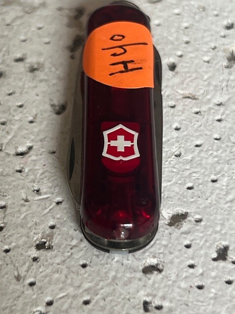 Victorinox Light Multitool Red —