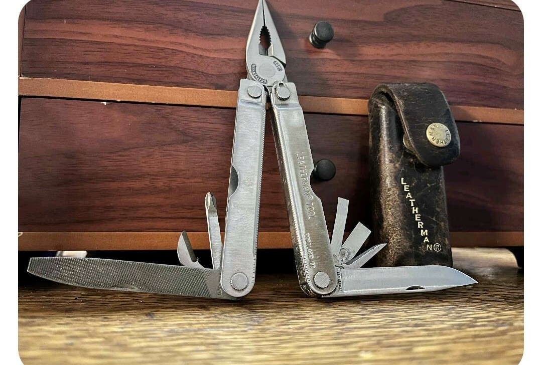Leatherman PST Original Multitool with sheath