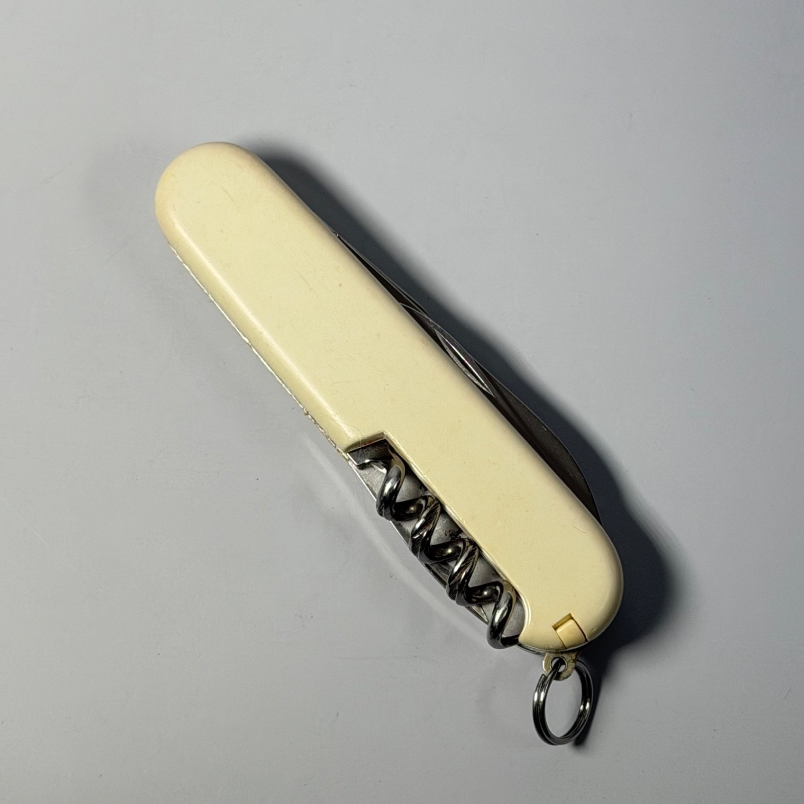 Vintage Victorinox Spartan Officier Suisse Bone White Nickle Shield