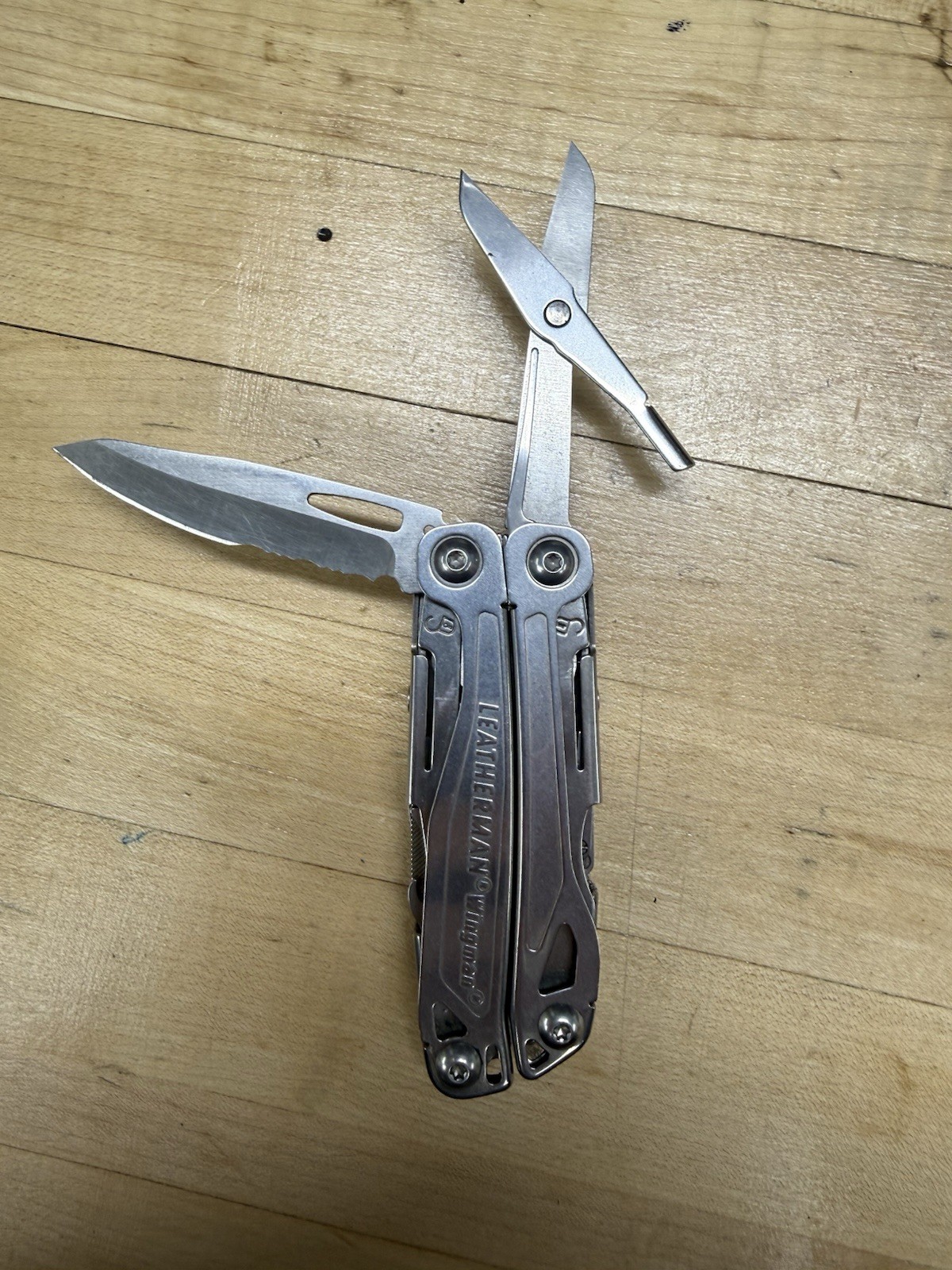 Leatherman Wingman With Clip & Carry Carbon Fiber Sheath