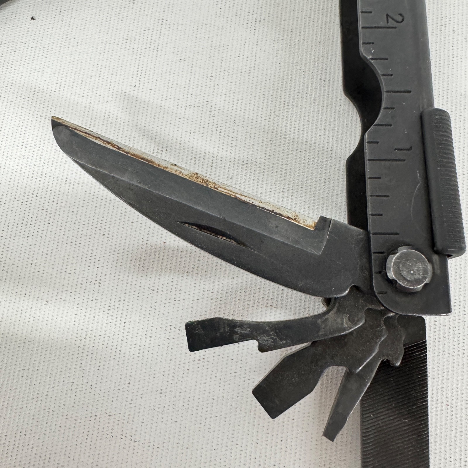 Gerber MP600 Multi-Tool Multi-Plier Carbide Cutters Needle Nose Black w/ Sheath